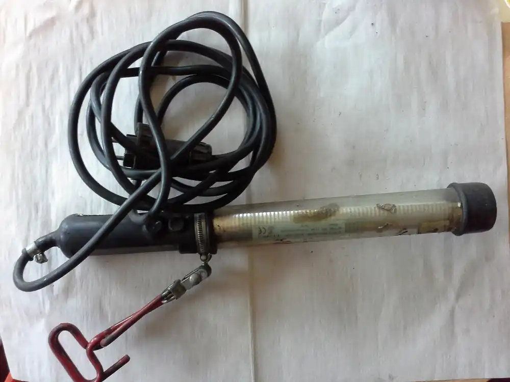 Ausverkauf Fluorex Handleuchte 2 x 8W-220V GS, Typ 495 mit Klemme
