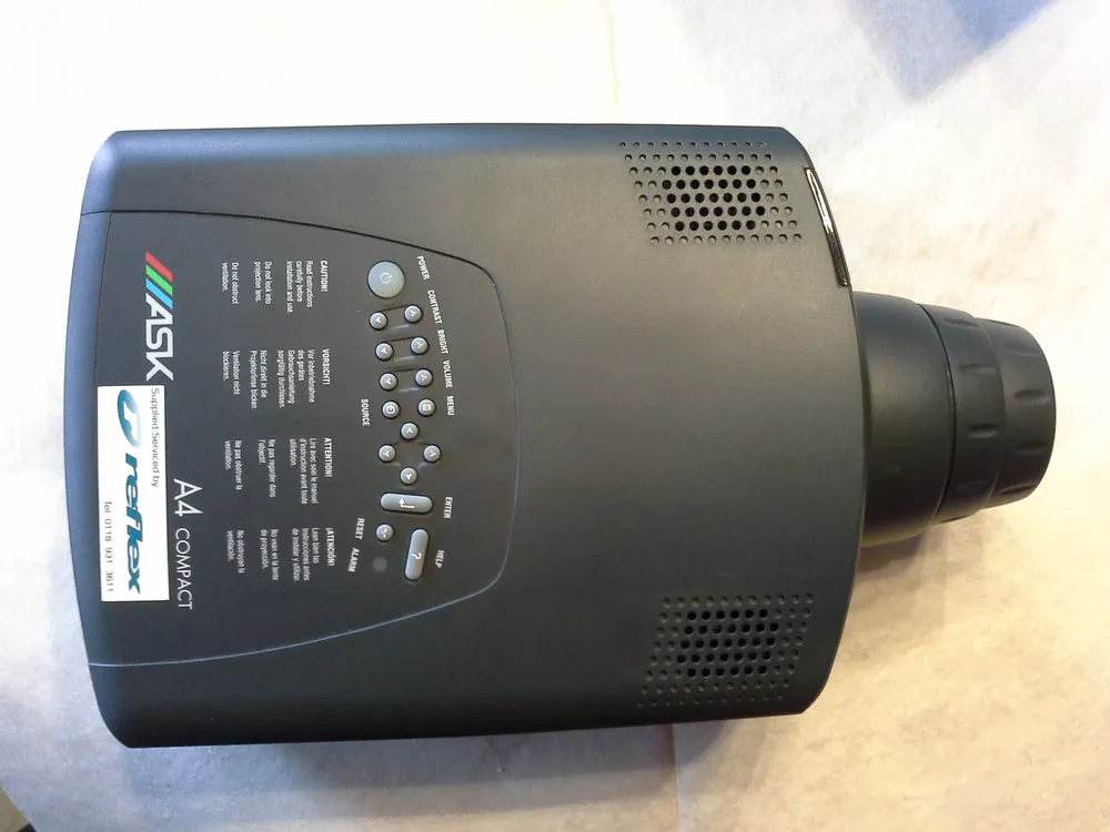 Beamer ASK A4 Compact Neu Im Sortiment