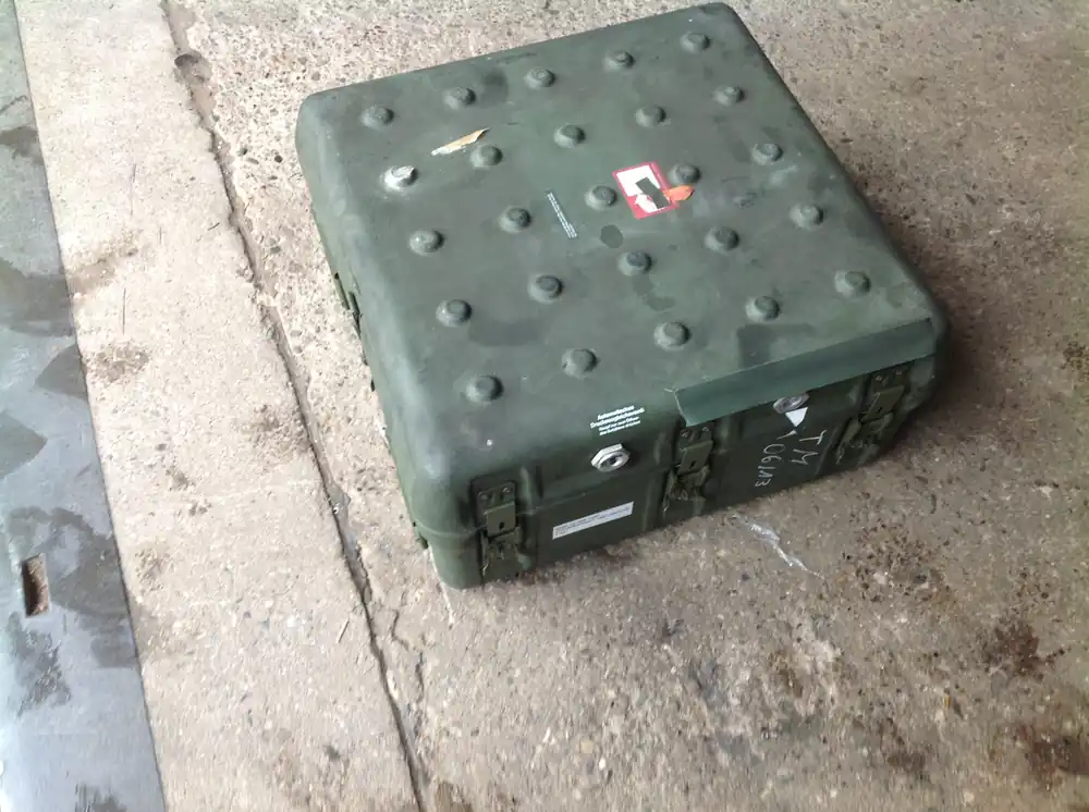 Expressversand Bundeswehr GFK-Kiste 60 x 60 x 30 cm
