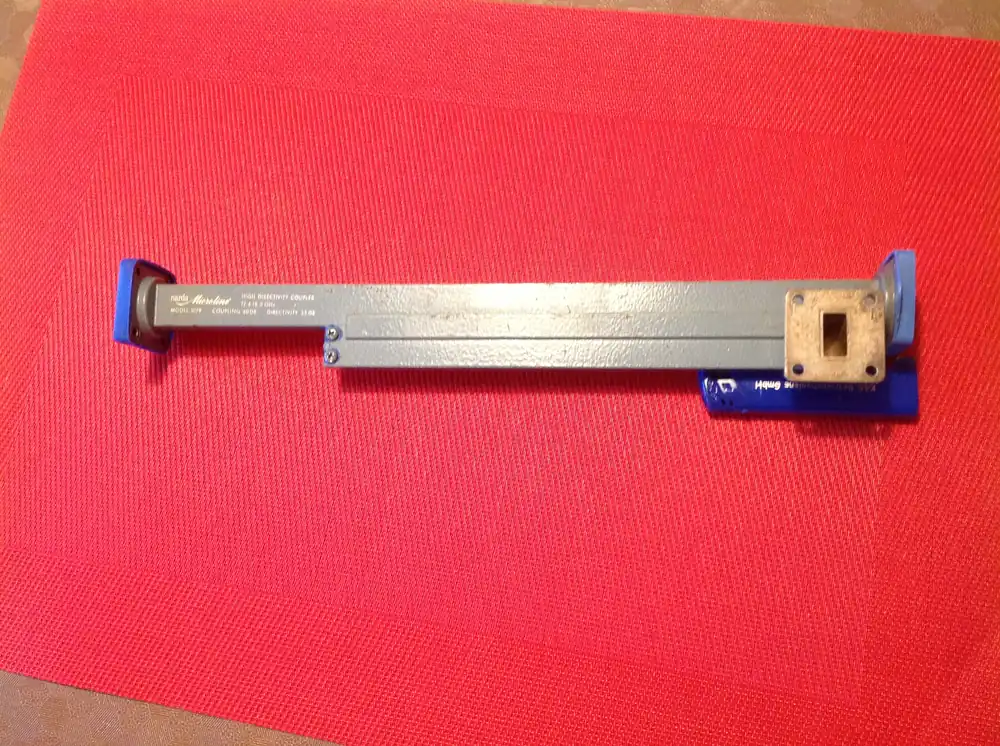 Narda Microline 1079 Waveguide Directional Coupler/Wellenleiter-Richtungskoppler 12,4 - 18,0 GHz 40 DB WR62 Wochenendangebot