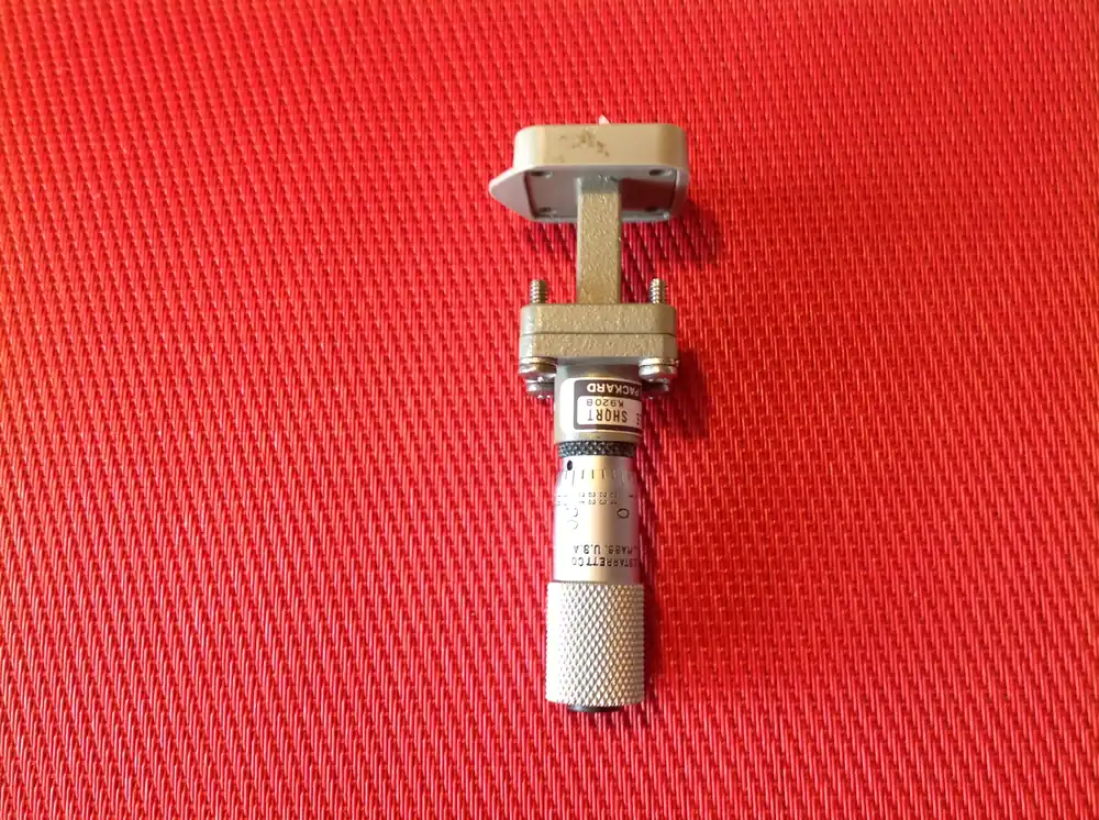 Hewlett Packard Adjustable Short/Lichtwellenleiter Mod K920B 18,0 - 26,5 GHz Letzte Chance