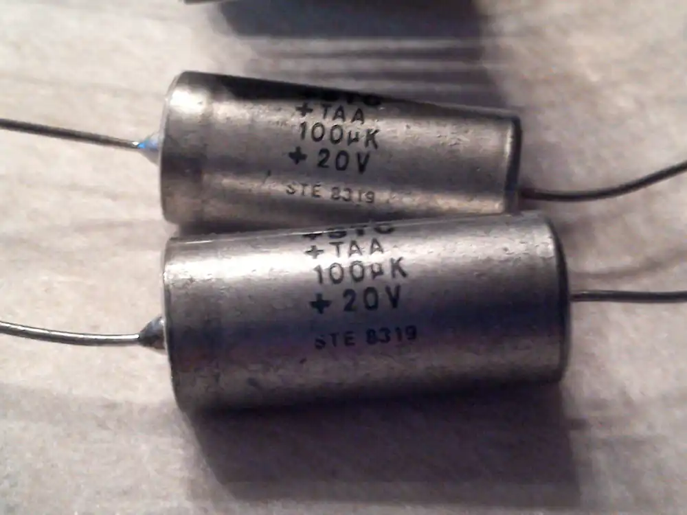 Kondensator 100µ - 20V Echt