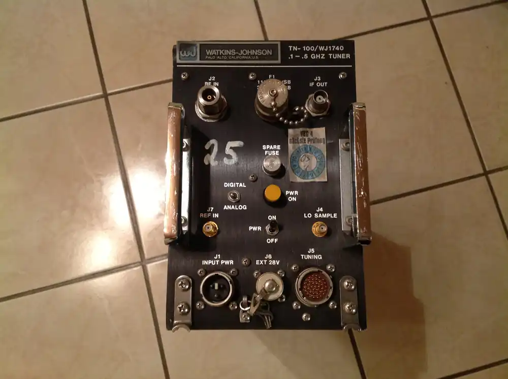 Letzte Chance Watkins-Johnson Mod. 1740 Typ TN 100 0,1 - 0.5 GHz Antennen Tuner/ Antennen-Abstimmgerät