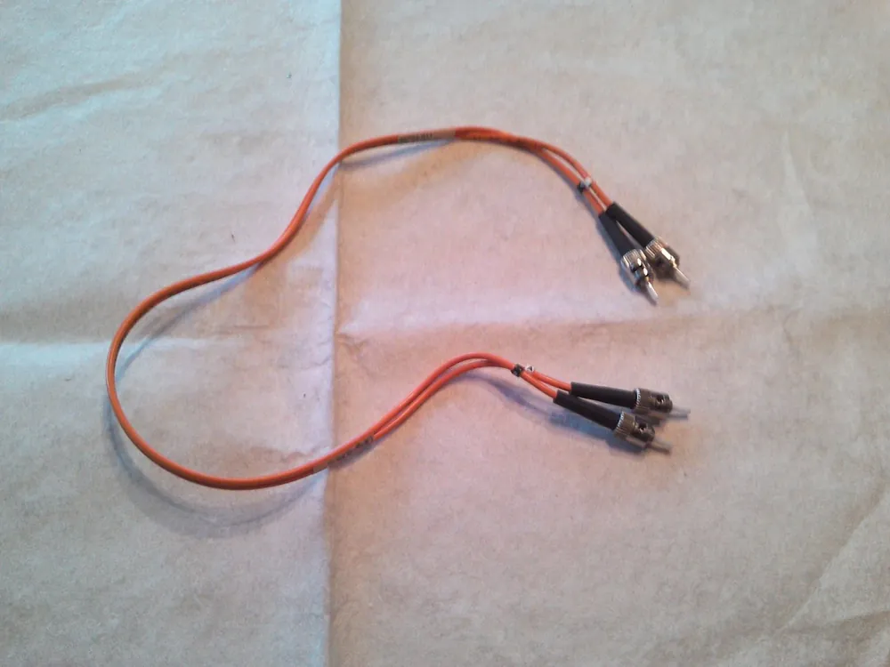 Lichtwellenleiterkabel 2G2148A-01K REV. A04 mit 4 x ST-Stecker Zertifiziert
