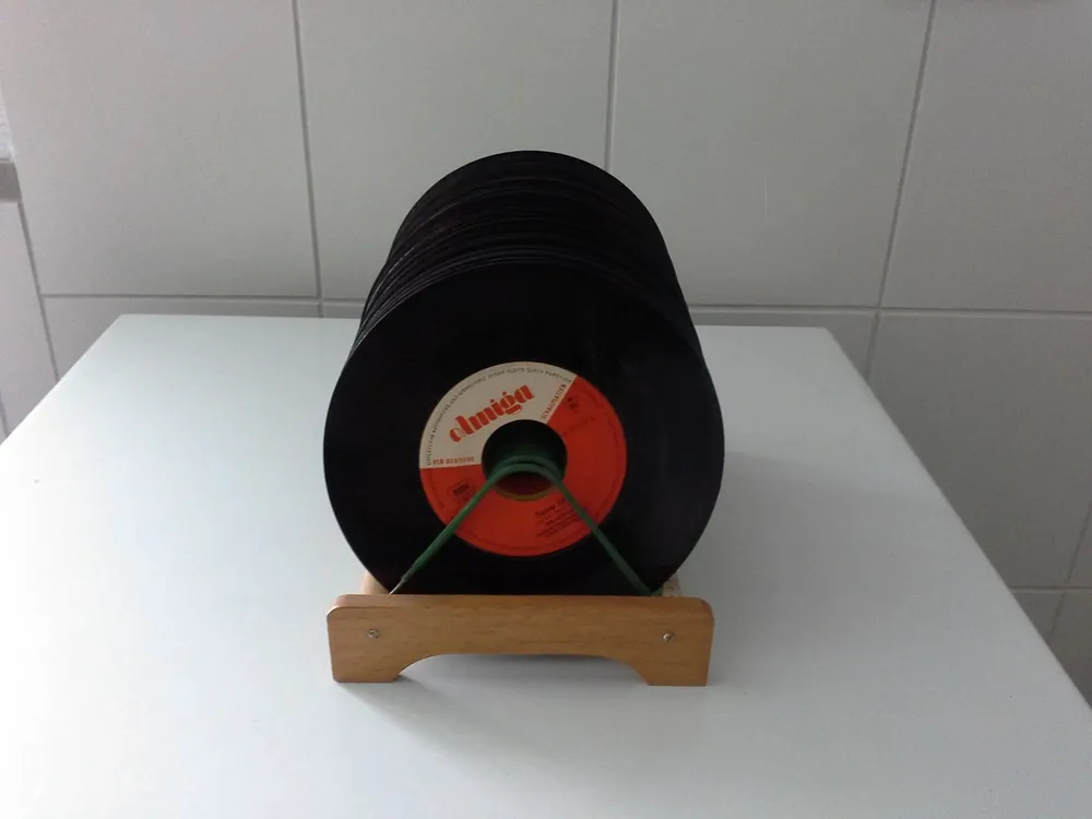 Holzständer mit 36 Singles (Schlager) Neuheit