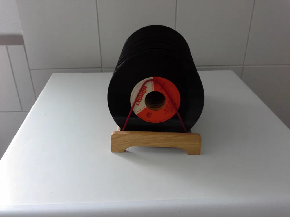 Holzständer mit 36 Singles (Schlager gemischt) Bestpreis