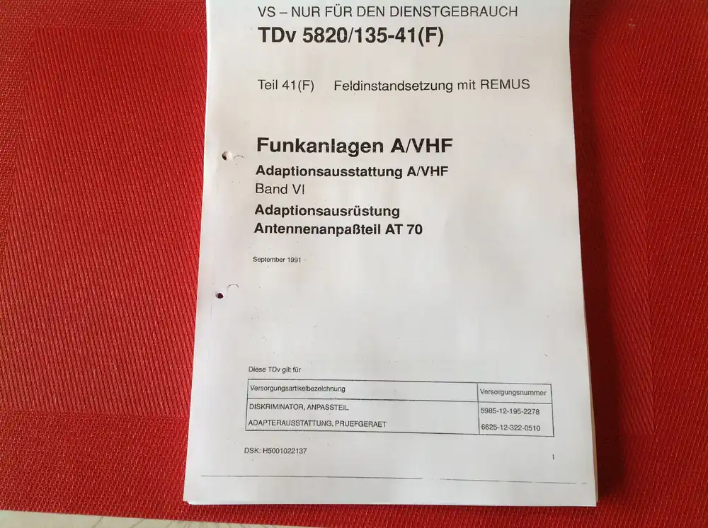 Neuheit Funkanlagen A/VHF Adaptionsausrüstung Antennenanpassteil AT 70 Band VI, TDv 5820/135-41(F)