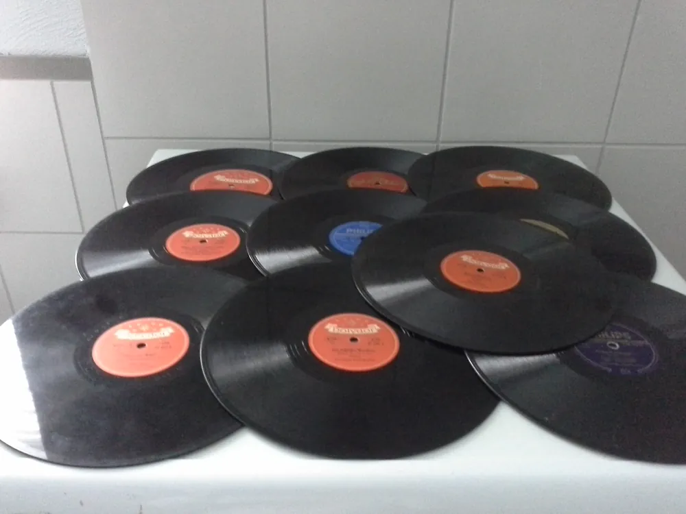 Sammmlung von 10 Schallplatten gemischt 25 cm Durchmesser Kracherpreis