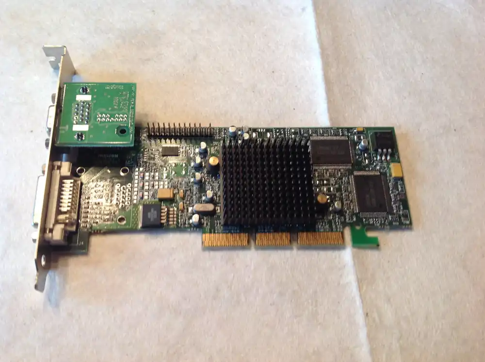 Matrox AGP Grafikkarte G550 G55+MDHA32DB VGA+DVi ID2534, 32MB, VGA+DVI Schneller Versand