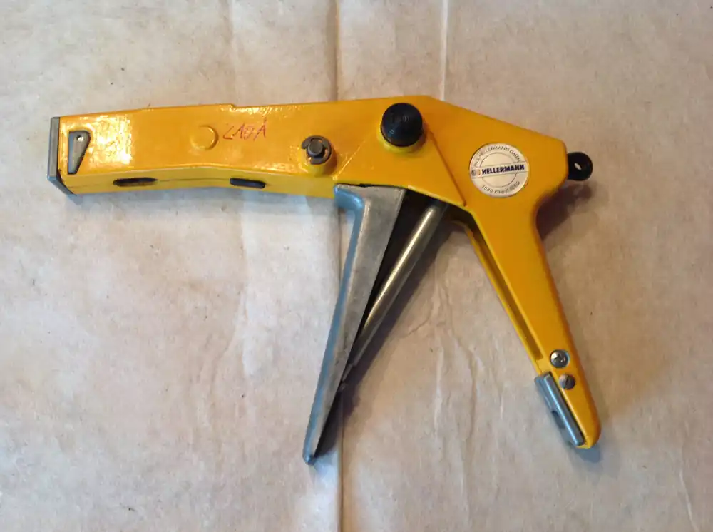 Hellermann Kabelbinderzange Typ KR6/8 Markenware