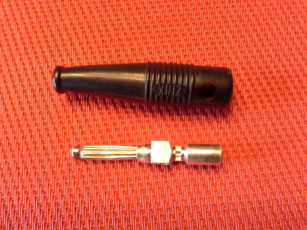 Rohde & Schwarz Stecker - Einpolig schwarz Markenprodukt