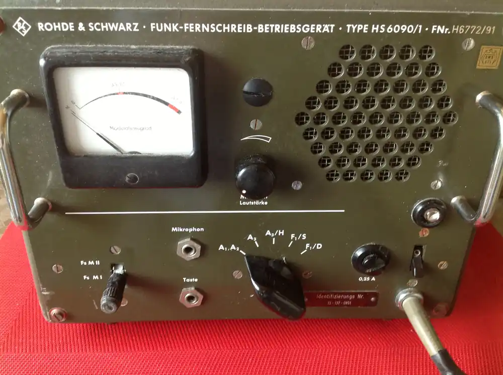 Rohde & Schwarz Funk-Fernschreib-Betriebsgerät Type HS 6090/1 Kracherpreis