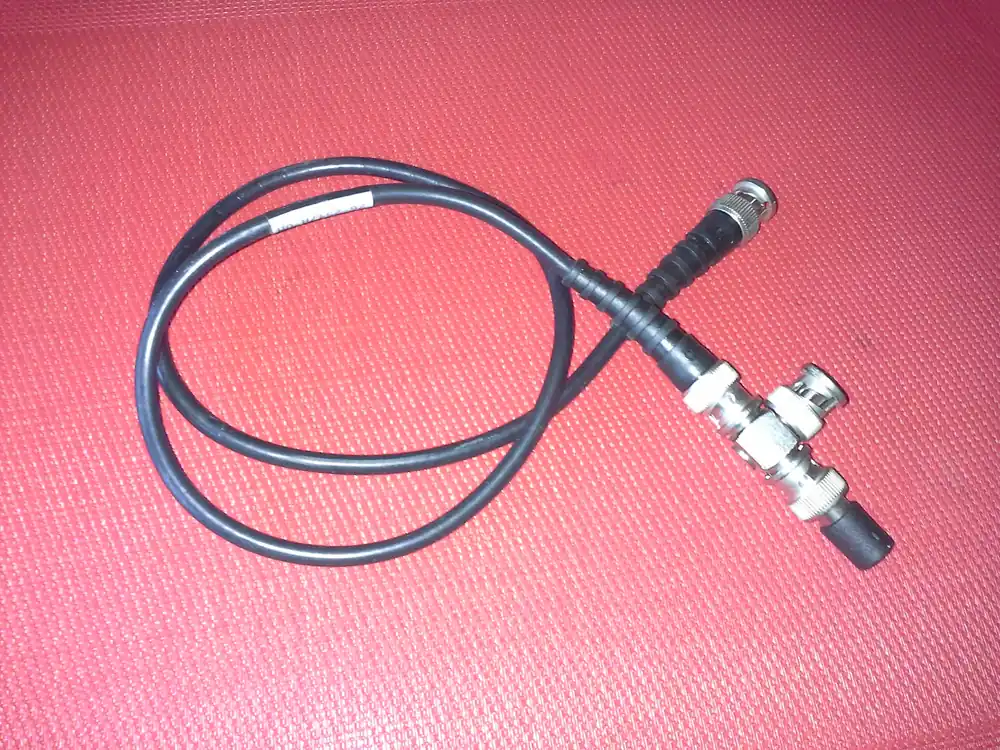 Wochenendangebot BNC-Kabel 68 cm lang mit BNC T-Verteiler und 50 Ohm Abschlusswiderstand, Endwiderstand