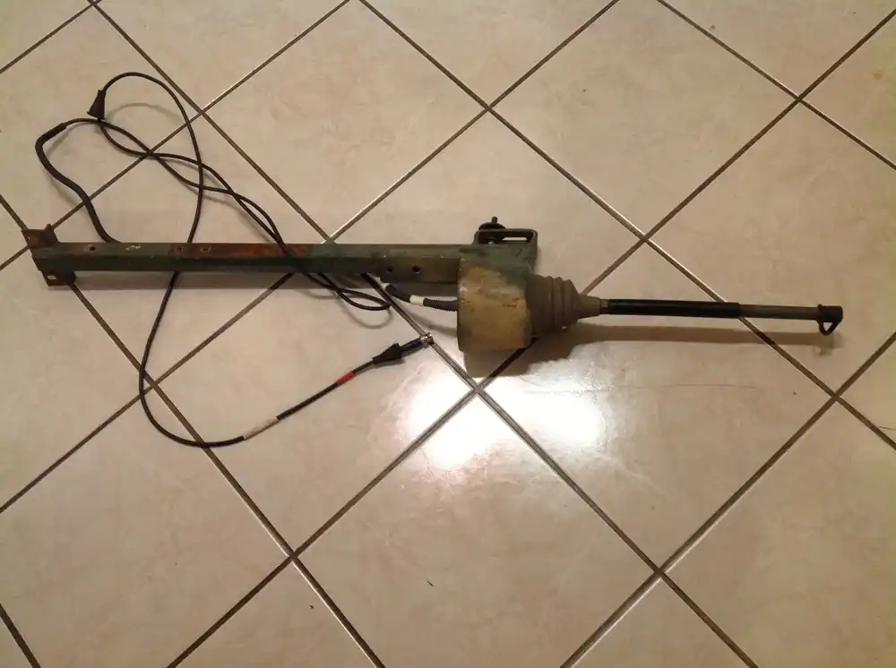 Nur Heute Antennenfuss-Halterung mit Antennenfuss FAF 80 u. Antennenkabel für Fahrzeug Wolf hinten
