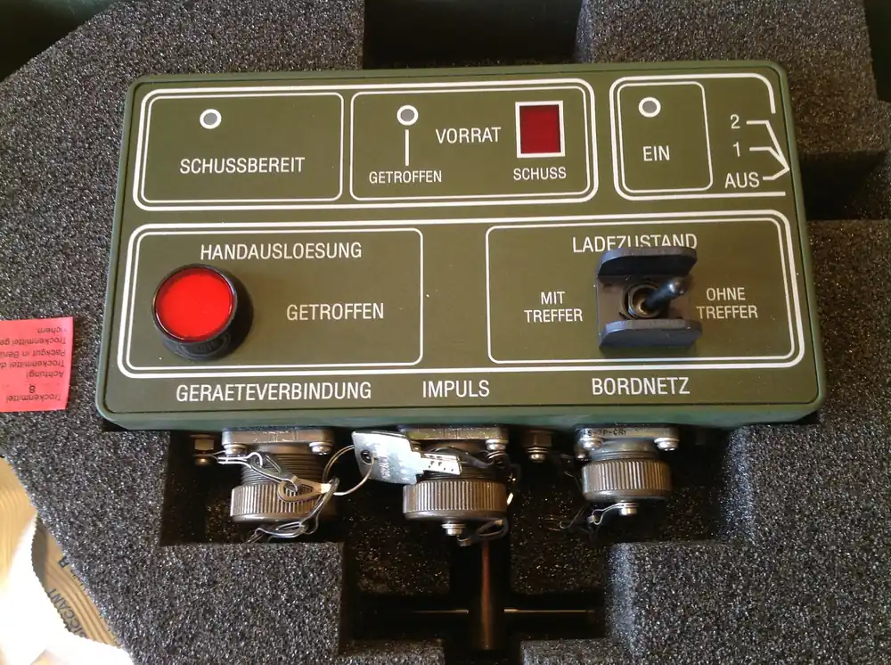 Simulator-Steuergerät "Diehl" für 9 Becher-Kanonenabschußgerät Kampfpanzer Leopard 1 Kracherpreis