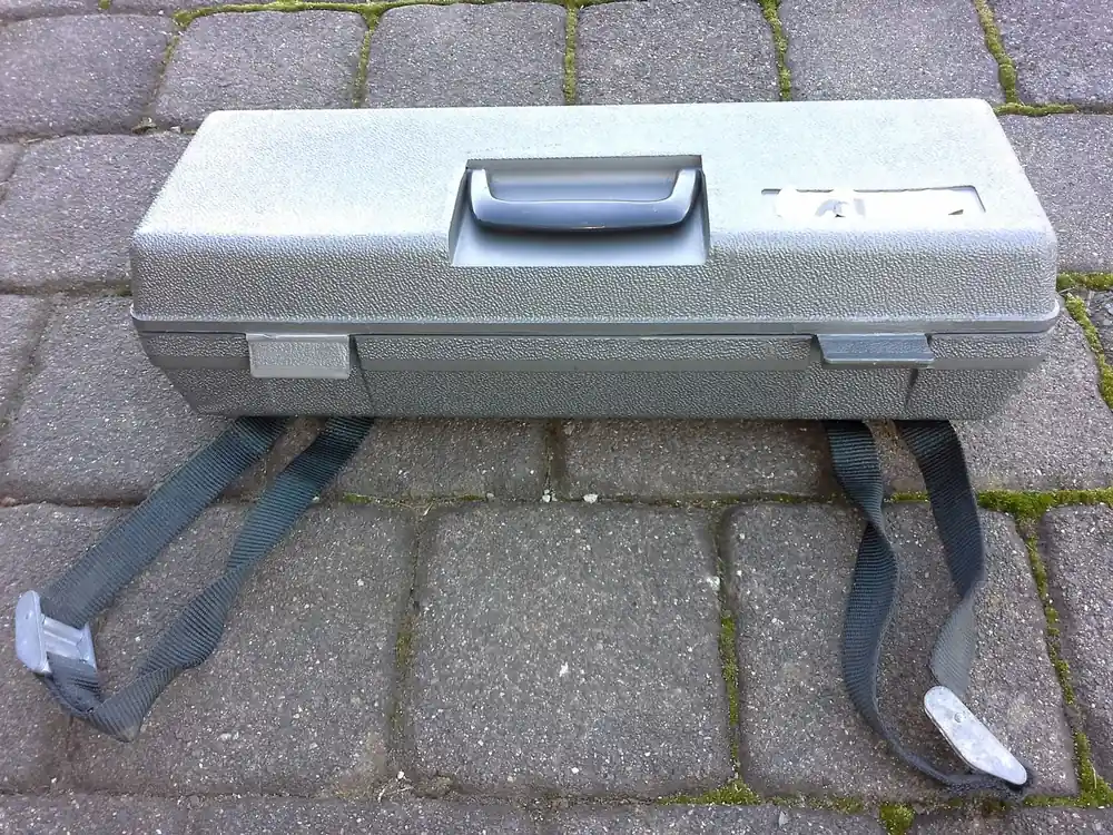 GFK-Transportkiste 45 x 12 x 15 cm mit 2 Transportriemen Direktkauf