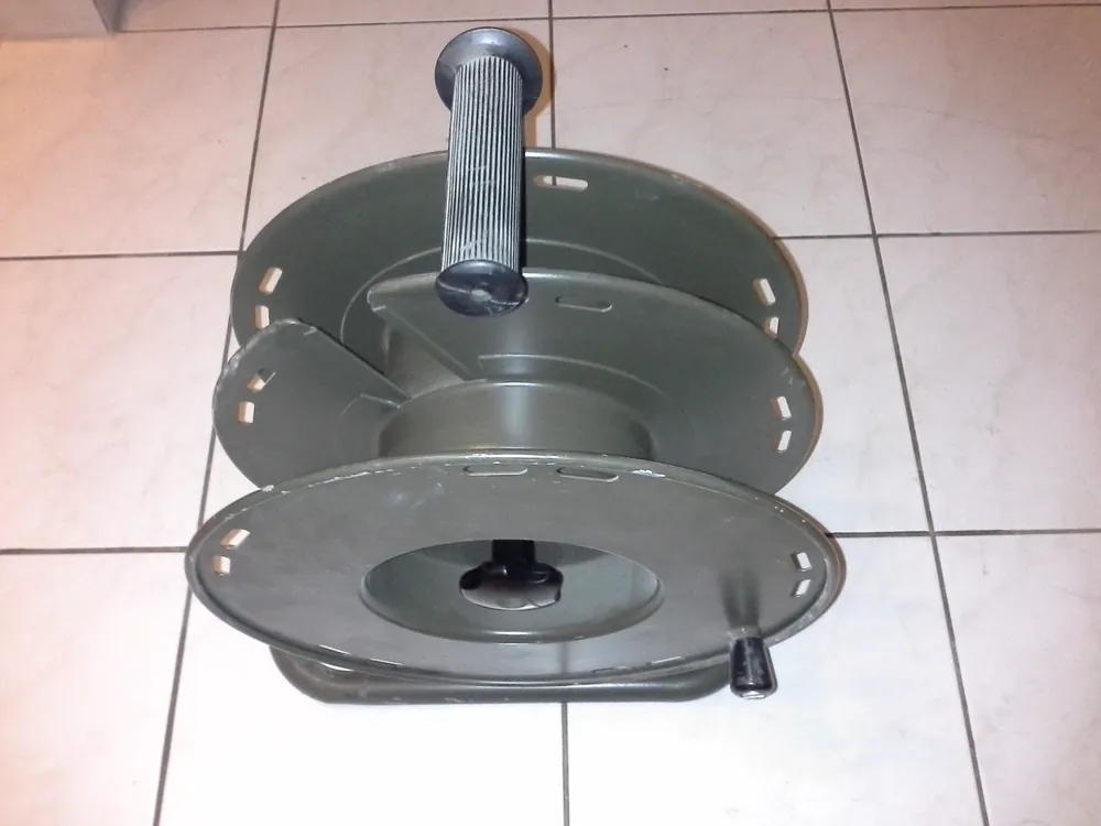 Bestseller Kabeltrommel aus Metall leer - Höhe bis Griff 49 cm