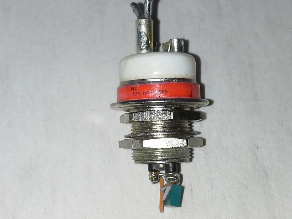 Ausverkauf Vakuum HF-Relais Kilovac 26,5V Typ HC-1/S85 HC1S85