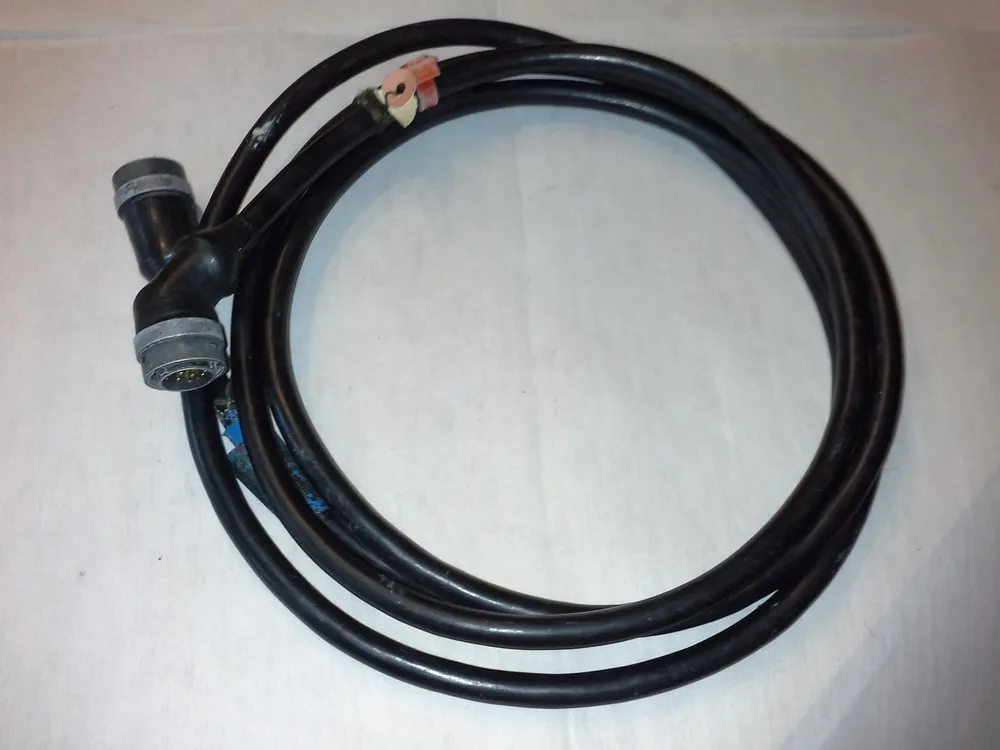 Schneller Versand Spezialkabel mit 2 x 12 Pol.-Anschluß (M+W)