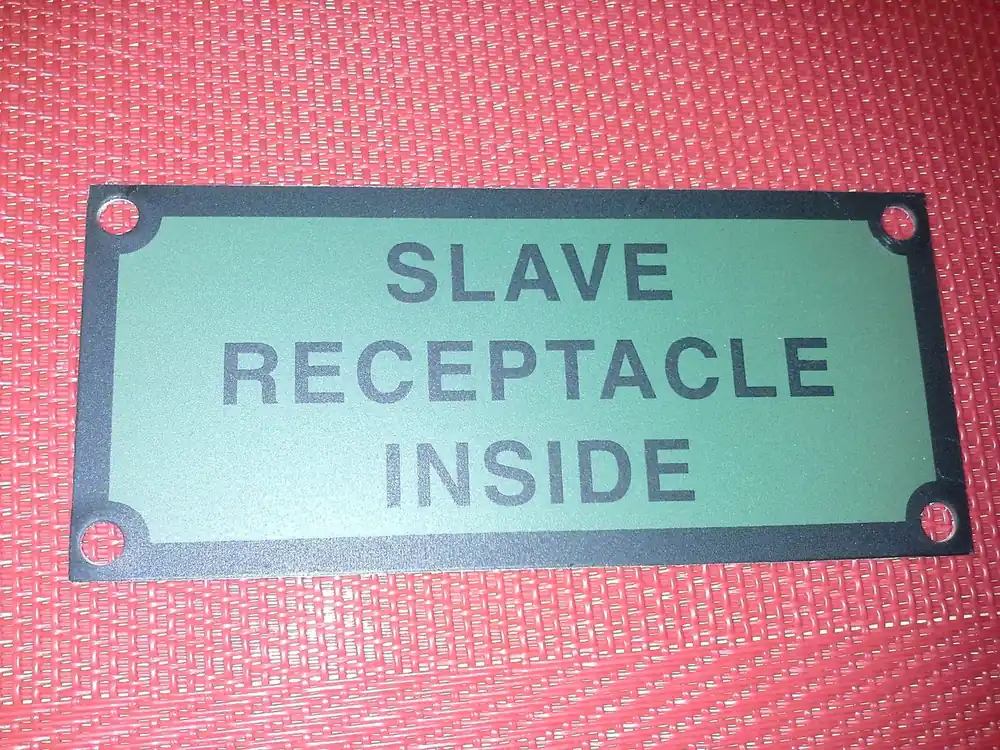 Schild - Slave Receptacle Inside für Hummer H1 Sichere Zahlung