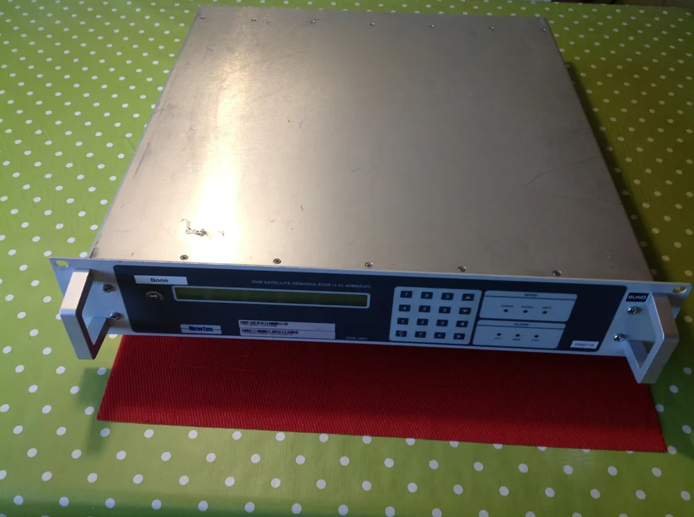 DVB Satellite Demodulator ( 1,41-45MBAUD ) DVB 2063 Zertifiziert