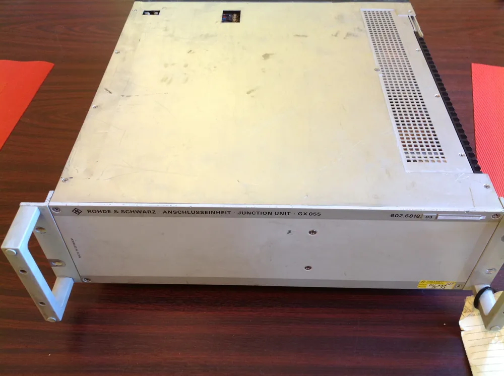 Rohde & Schwarz Anschlusseinheit - Junktion Unit GX 055 von Rohde & Schwarz Doppelpeilsender PA 055 Garantierte Lieferung