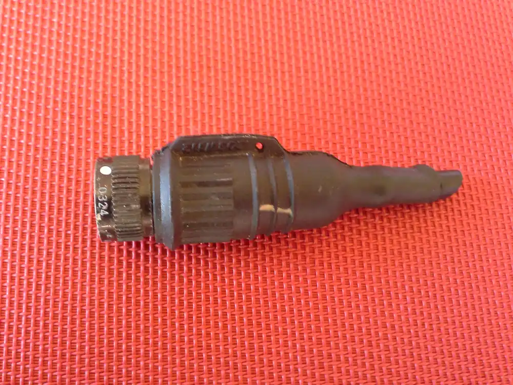 NF-10 Stecker gerade Begrenztes Angebot