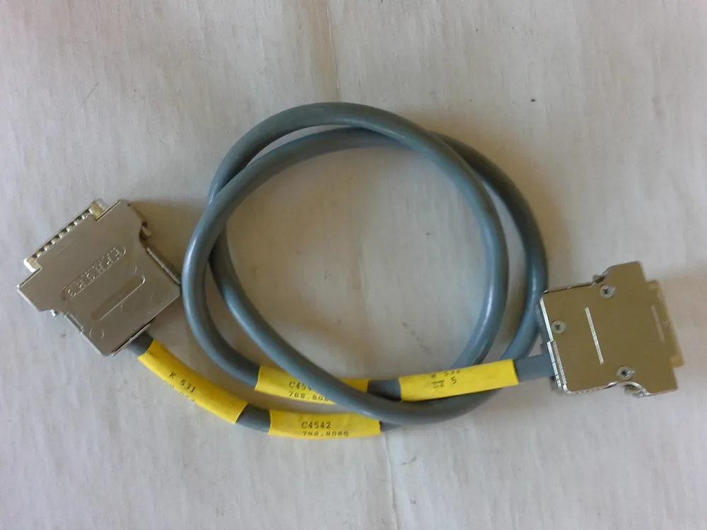 Computerverbindungskabel mit 2 x 25-Pol.Anschluß (M+W) Ausverkauf