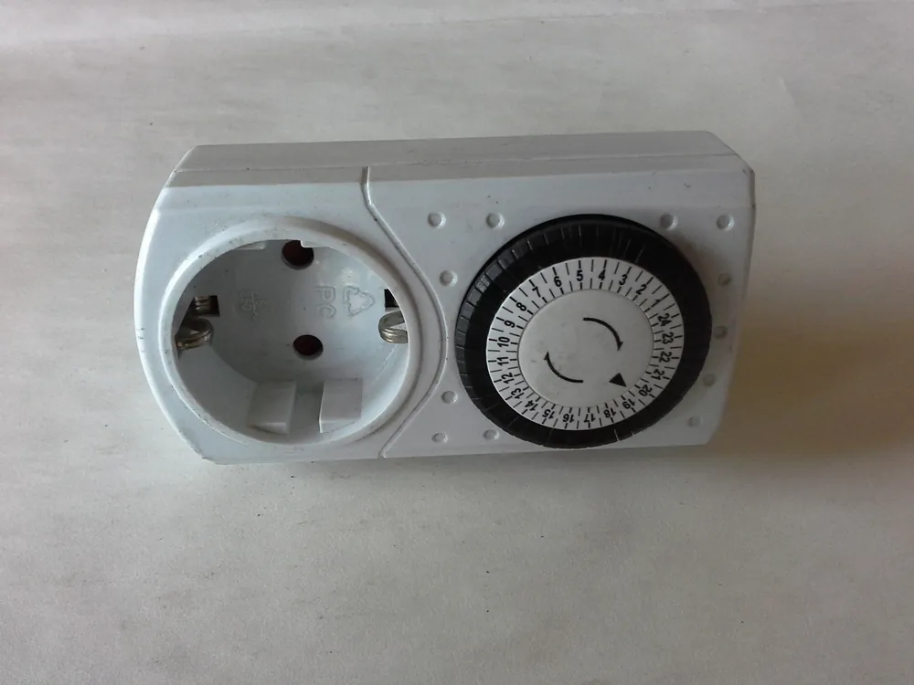 Direktkauf Analoge Zeitschaltuhr Modell ZUEFTMA