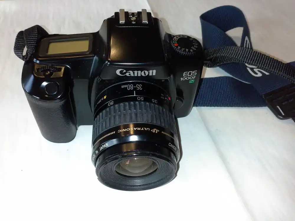 Bestpreis Canon Eos 1000 F Analoge Spiegelreflexkamera mit Speedlite 430EZ