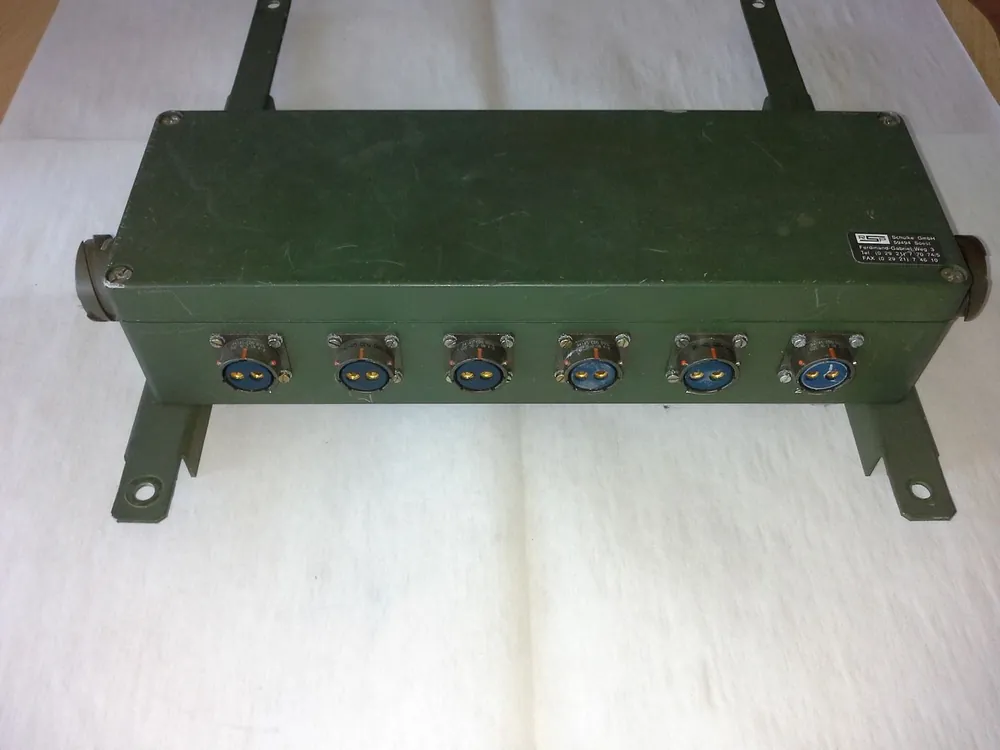 Schülke 12-fach Stromverteiler mit Montageschienen Knallerangebot