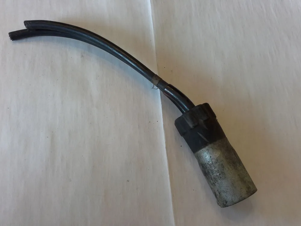Begrenztes Angebot Nato-Stecker Schweinsnase 2-Pol. (M)