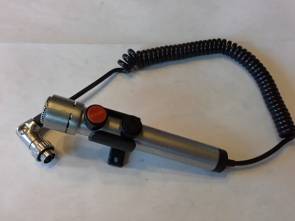 Top-Seller Peiker TM110 Stabmikrofon mit Sprech- und Ruftaste