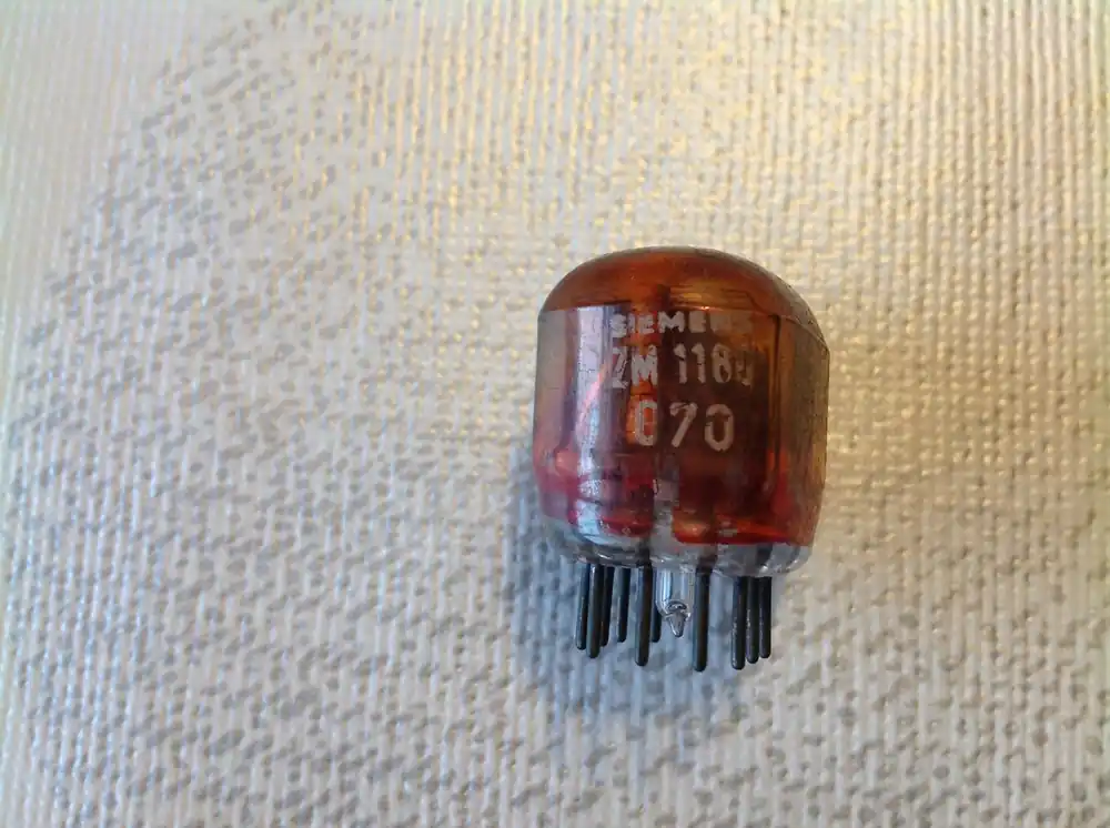 Ziffernanzeige, Nixie-Röhren Siemens ZM 1182 o. Telefunken ZM 1100 Sonderangebot