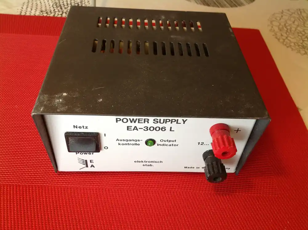 Netzteil, Netzgerät, Power Supply EA-3006 L Garantierte Lieferung