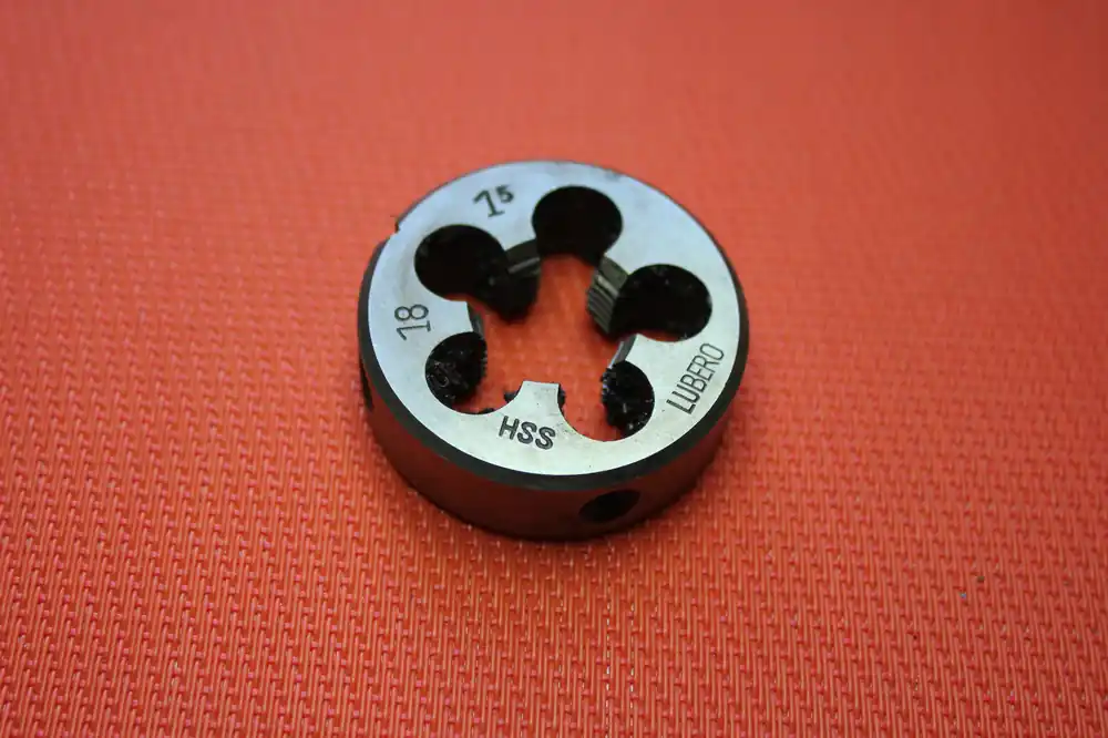 Knallerangebot Gewindeschneideisen M18 x 1,5 HSS