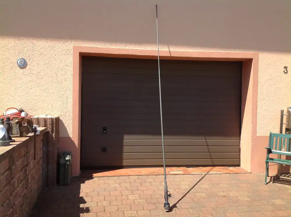 2 tlg. Antenne Comrod mit Antennenfuß Base 50/GPS Wochenendangebot
