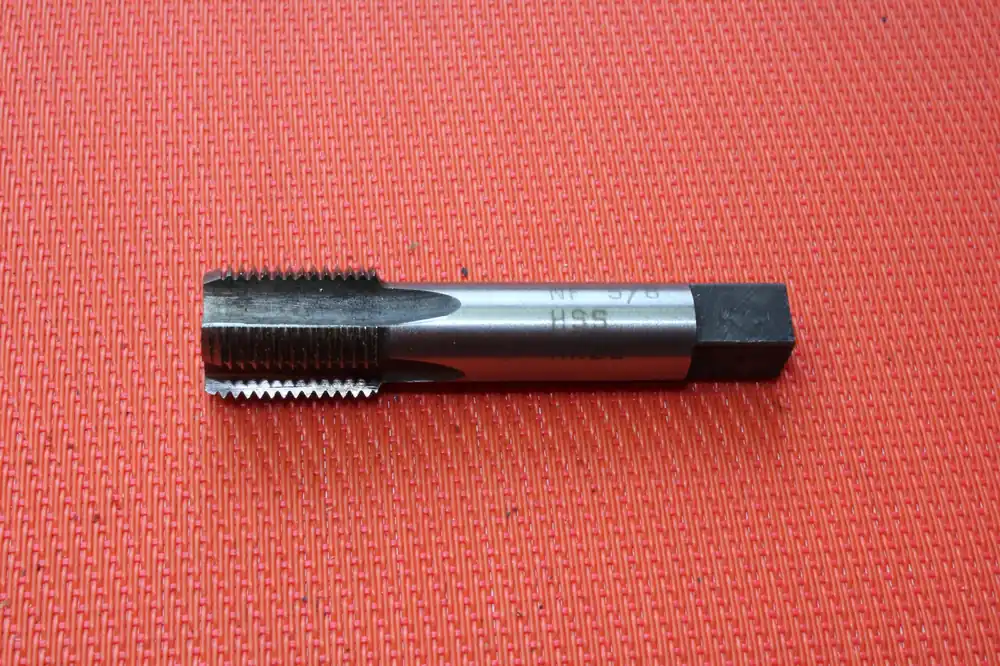 Gewindebohrer 5/8" NF HSS Aktuell