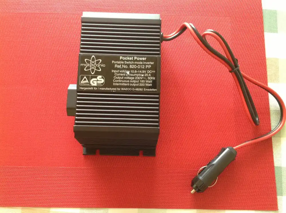 Neu Im Sortiment Spannungswandler - Portable Switch-Mode Inverter Mobitronic Pocket Power 12 V - 220 V