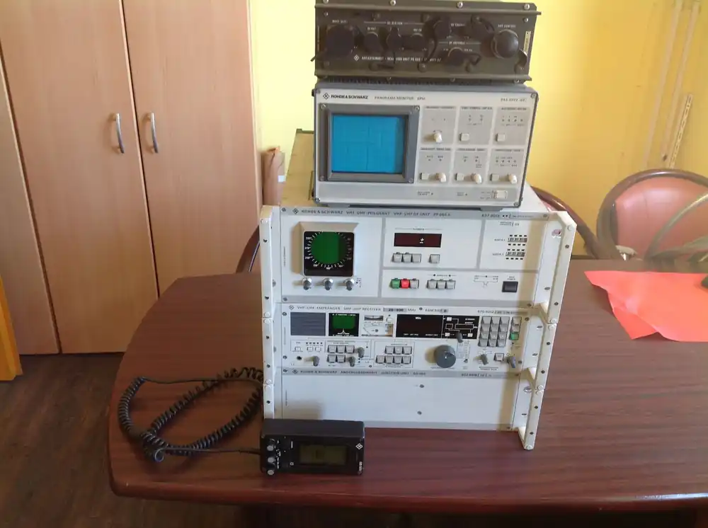 Mobile VHF-UHF-Breitband Doppler-Peilanlage Rohde & Schwarz PA 555 Sofort Bestellen