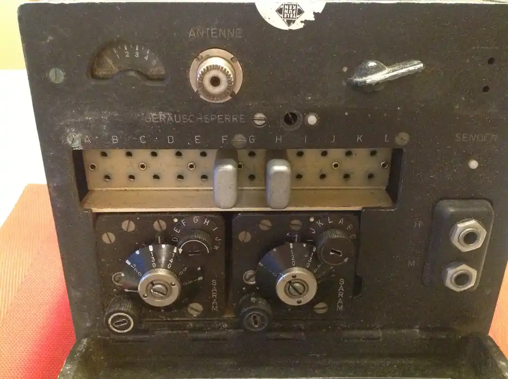 SARAM Reichhalter VHF-Flugfunkgerät 5-52 / ER-13-A Top-Preis