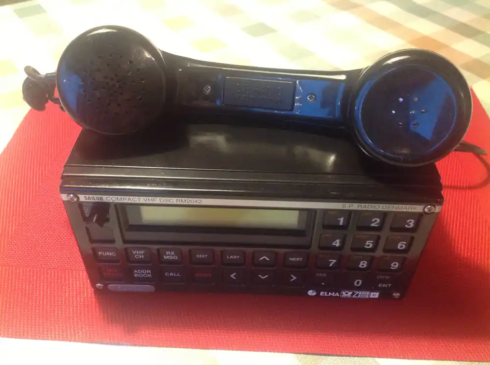 Kracherpreis Sailor Compact VHF DSC RM 2042 S.P. Radio Denmark