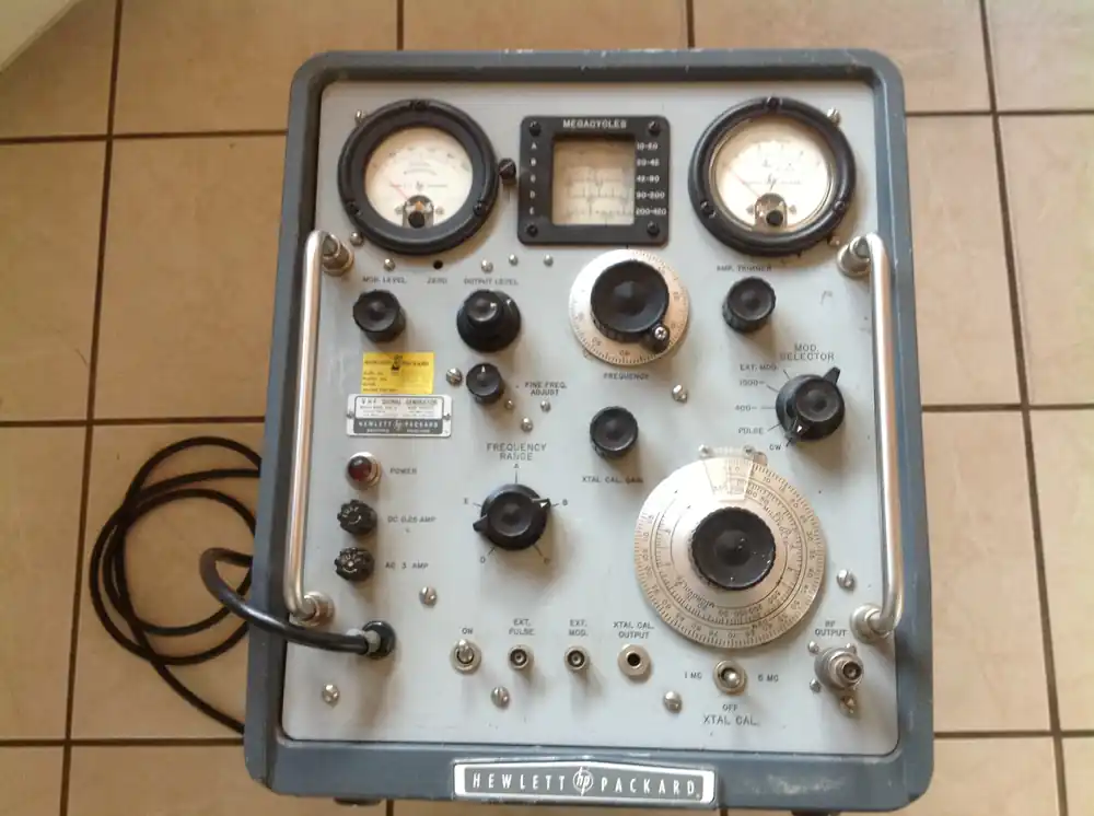 Hewlett Packard VHF-Signal Generator Mod 608 D Markenware