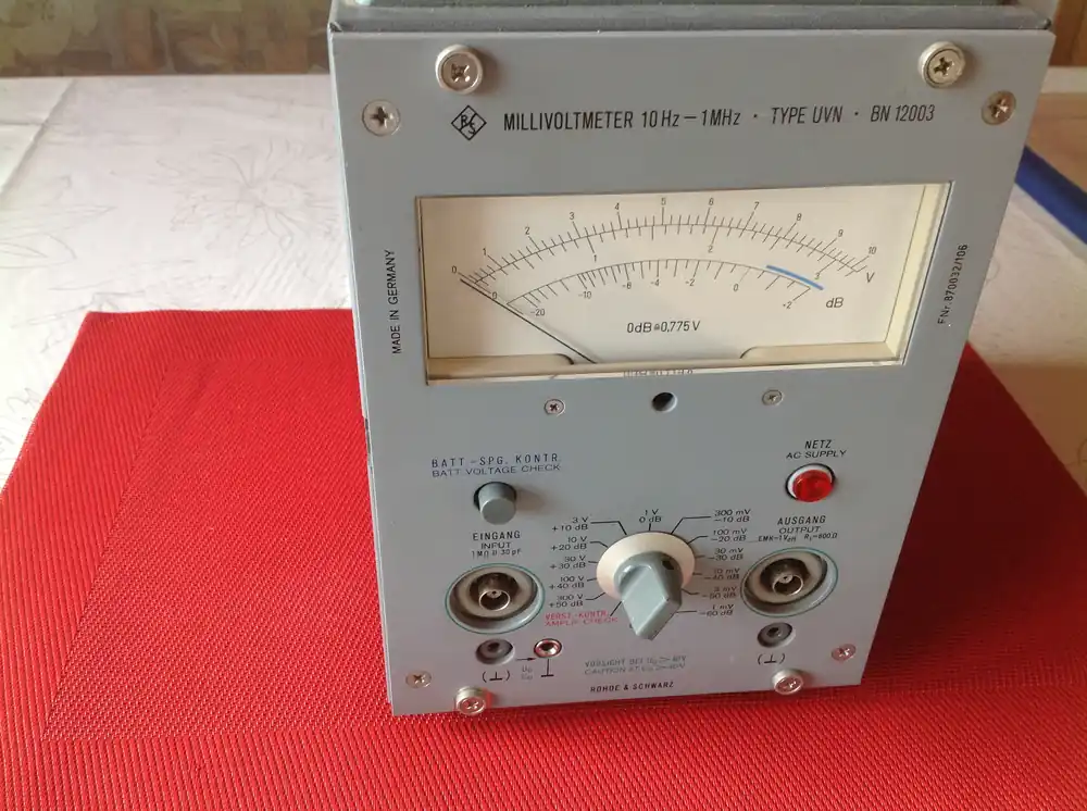 Heißes Angebot Rohde & Schwarz NF-Millivoltmeter 10 Hz....1 MHz Type UVN