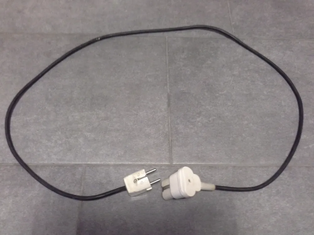 Stromversorgungskabel mit Spezialstecker Kracherpreis