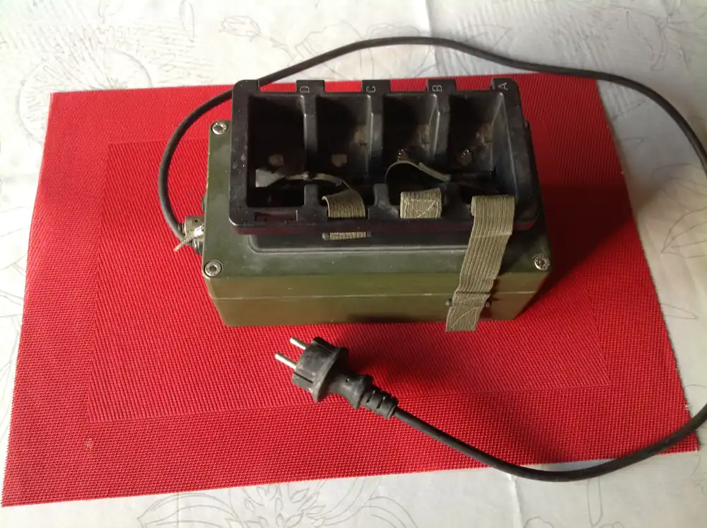 Heißes Angebot Batterieladegerät für Funkgerät SEM 52-SL
