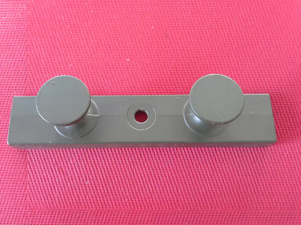 Highlight Kleiderablage mit 2 Haken