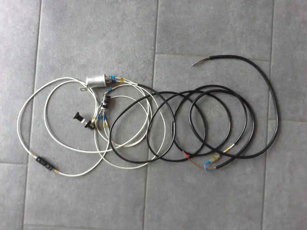 Neue Kollektion Anschlußkabel für Rundumkennleuchte