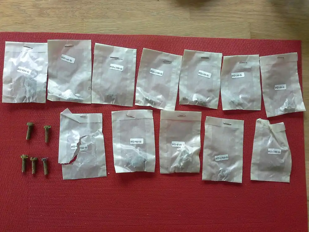 Neu Ersatzteilset Sechskantschrauben für Fernschreibgerät T 100