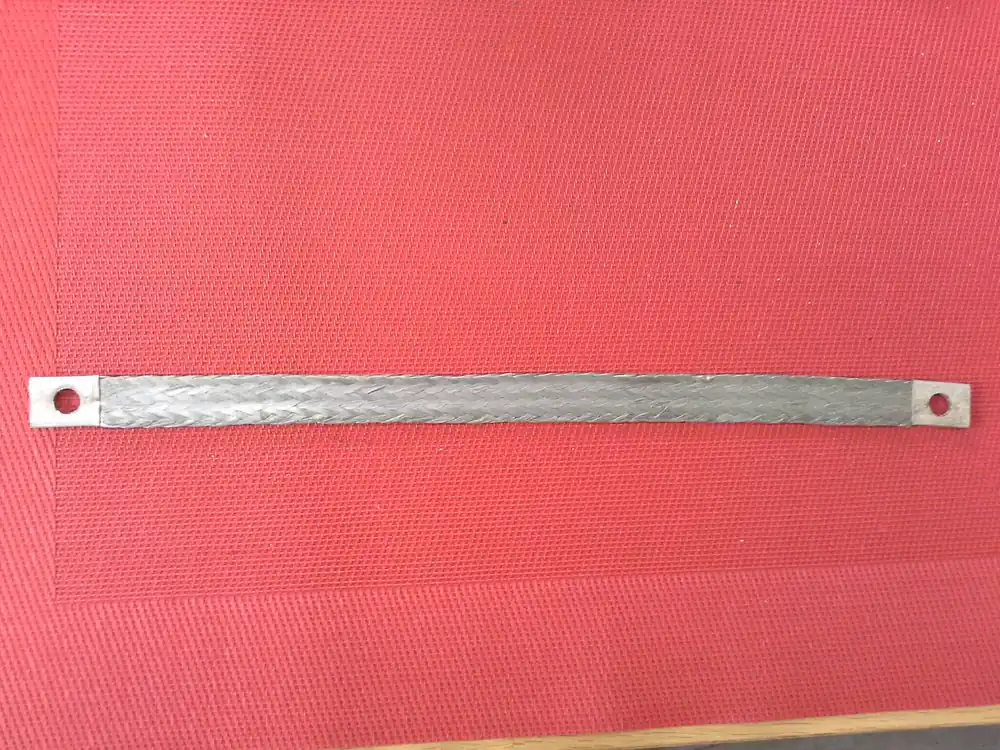 Masseband mit 2 x Ösenanschluß 320 x 17 mm Preiswert